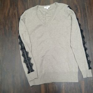 Neiman Marcus Black and Cream V-Neck‎ Sweater